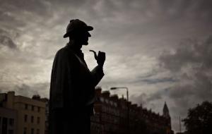 Sherlock Holmes wraca w nowej, futurystycznej odsłonie. Audiobook „Becoming Sherlock - Odmieńcy” już dostępny w Storytel